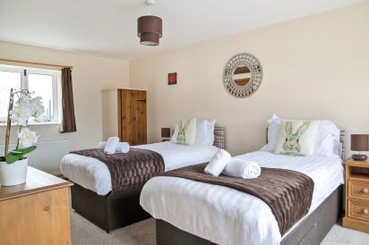 James Parlour - 5 Star with Swimming Pool & Sports Area 14