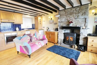 Jasmin Quayside Cottage 3