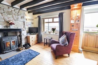 Jasmin Quayside Cottage 4