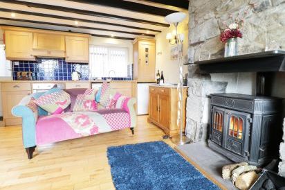 Jasmin Quayside Cottage 5