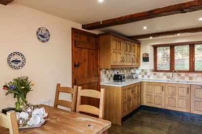 Linhay Self-Catering 11