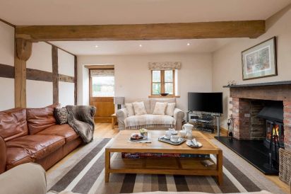 Little Canwood House sleeps 7+1, Lovely, 'Home from Home' cottage, with private garden, parking and with shared games room 3