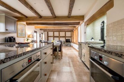 Little Canwood House sleeps 7+1, Lovely, 'Home from Home' cottage, with private garden, parking and with shared games room 5