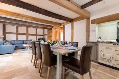 Little Canwood House sleeps 7+1, Lovely, 'Home from Home' cottage, with private garden, parking and with shared games room 6