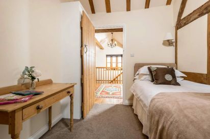 Little Canwood House sleeps 7+1, Lovely, 'Home from Home' cottage, with private garden, parking and with shared games room 13