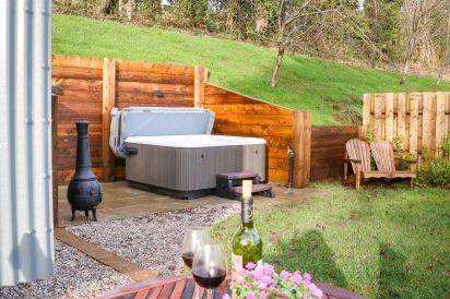 Little Silver Fox Shepherds Hut 15