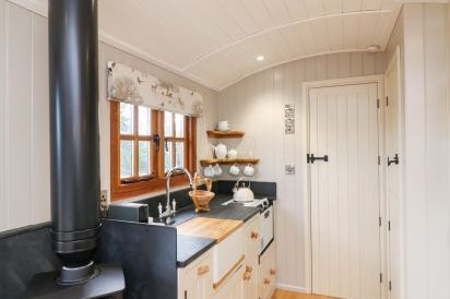 Little Silver Fox Shepherds Hut 9