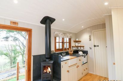 Little Silver Fox Shepherds Hut 10