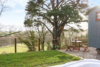 Little Silver Fox Shepherds Hut 18