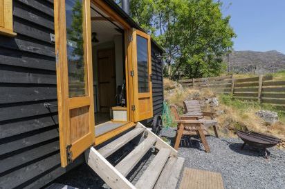 Llethr - Shepherds Hut 4