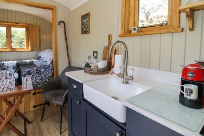 Llethr - Shepherds Hut 7