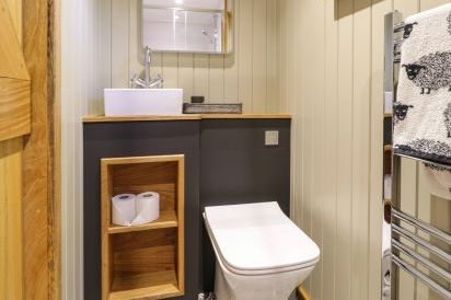 Llethr - Shepherds Hut 14