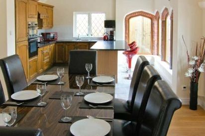 Lower Holiday Lodge 4