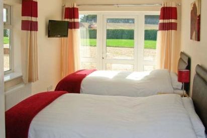 Lower Holiday Lodge 14