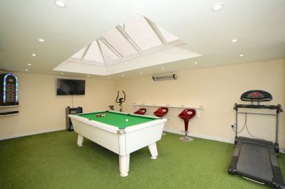 Lower Holiday Lodge 7