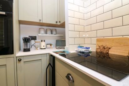 Lyne Cottage, The Retreat 12