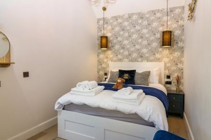 Lyne Cottage, The Retreat 15
