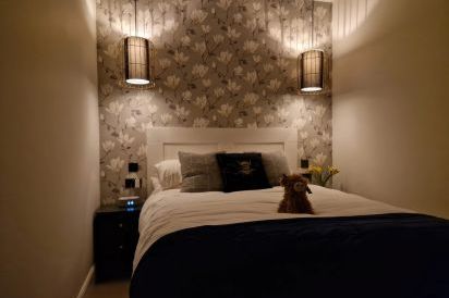 Lyne Cottage, The Retreat 13