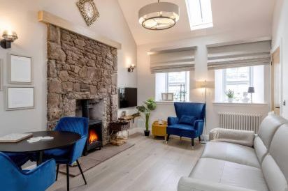 Lyne Cottage, The Retreat 7