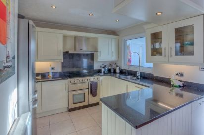 Machroes Cottage 6