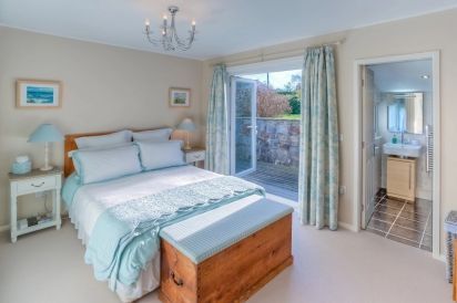 Machroes Cottage 11