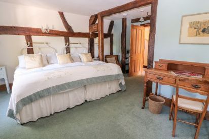 Mickle Trafford Manor 28