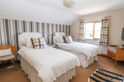 Mickle Trafford Manor 36