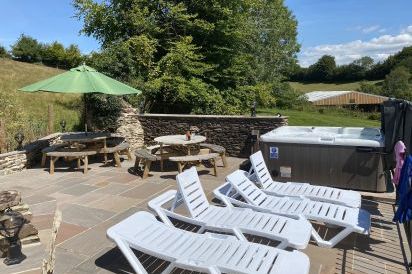 Sun Terrace and hot tub at Midfle Stolford