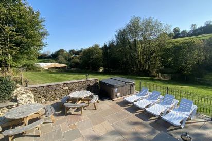 Sun terrace with hot tub