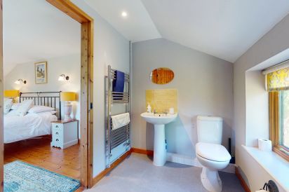 Luxurious Brendon Hills Farmhouse 25
