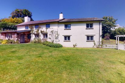 Luxurious Brendon Hills Farmhouse 64