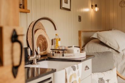 Moelfre - Shepherds Hut 11