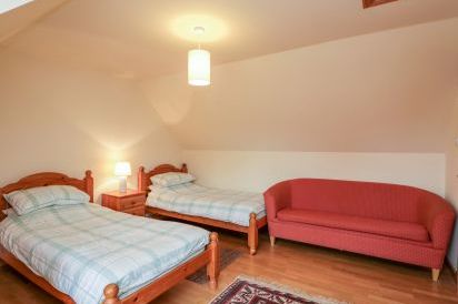 Nantusi Pet-Friendly Cottage, Kirriemuir, Central Scotland  13