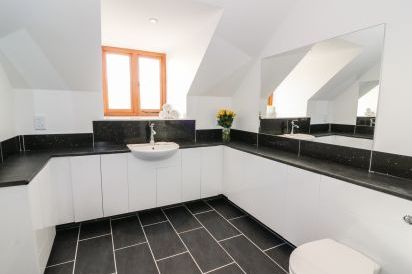 Oakwood House 21