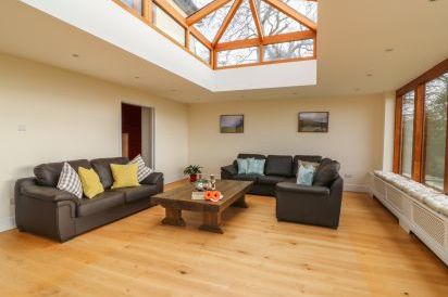 Oakwood House 7