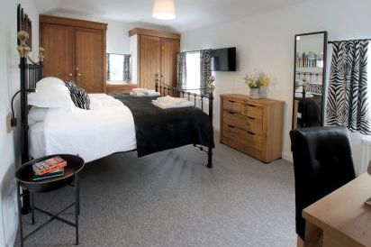 Old Barn House, Hereford 8