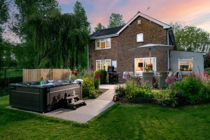 Old Barn House, Hereford 17