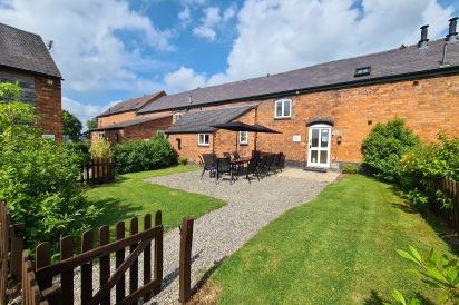 Oliver's Mill- 5 Star Swimming Pool, Toddler Play Area, Sports Area 8