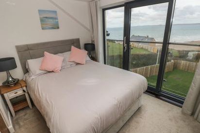 One Sand Banks 18