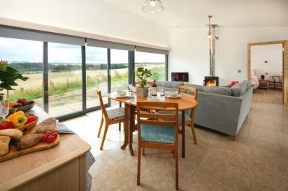 Orchard Luxury Lodge 6
