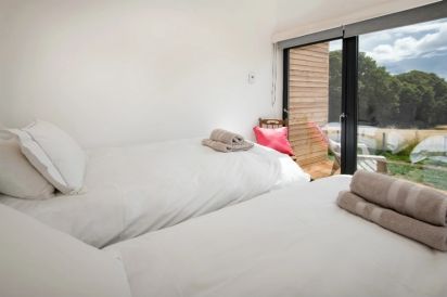 Orchard Luxury Lodge 15