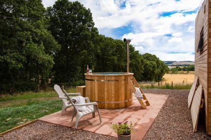 Orchard Luxury Lodge 19