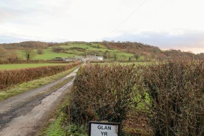 Plas Glan Yr Afon 60