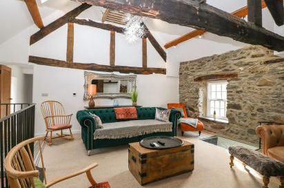 Plas Glan Yr Afon 18