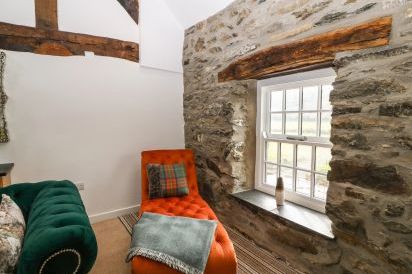 Plas Glan Yr Afon 24