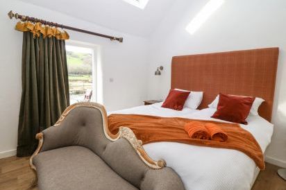 Plas Glan Yr Afon 33