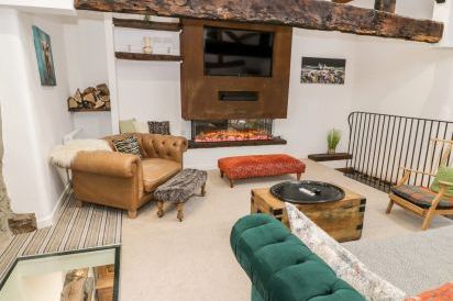 Plas Glan Yr Afon 17