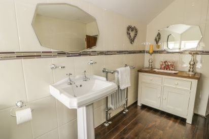 Plas Mawr 22
