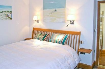 Quayside Holiday Cottage 9