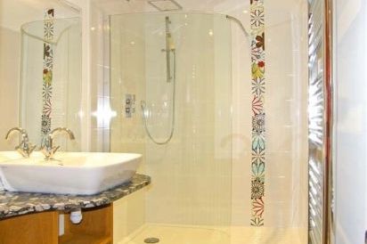 Quayside Holiday Cottage 12